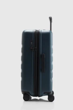 Icon Stripe 66cm Suitcase